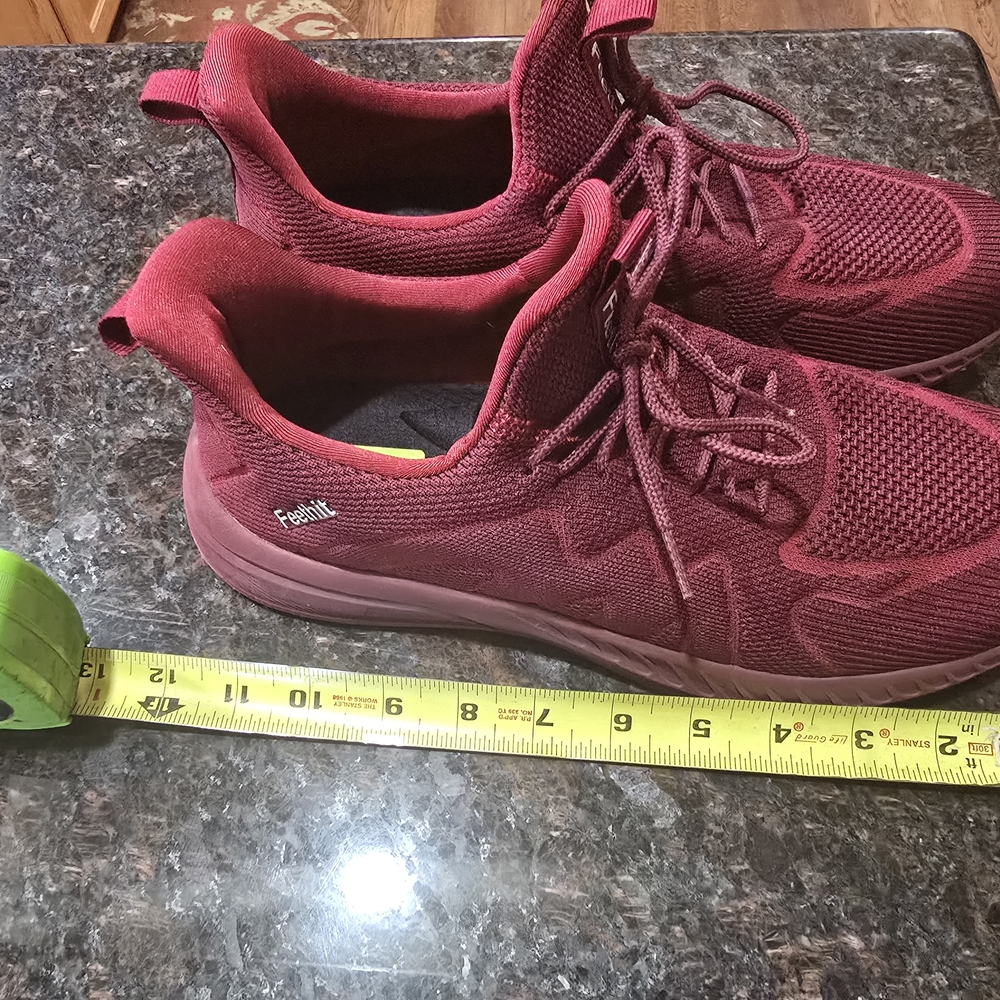 Feethit Red Sneakers - Picture 2 of 8